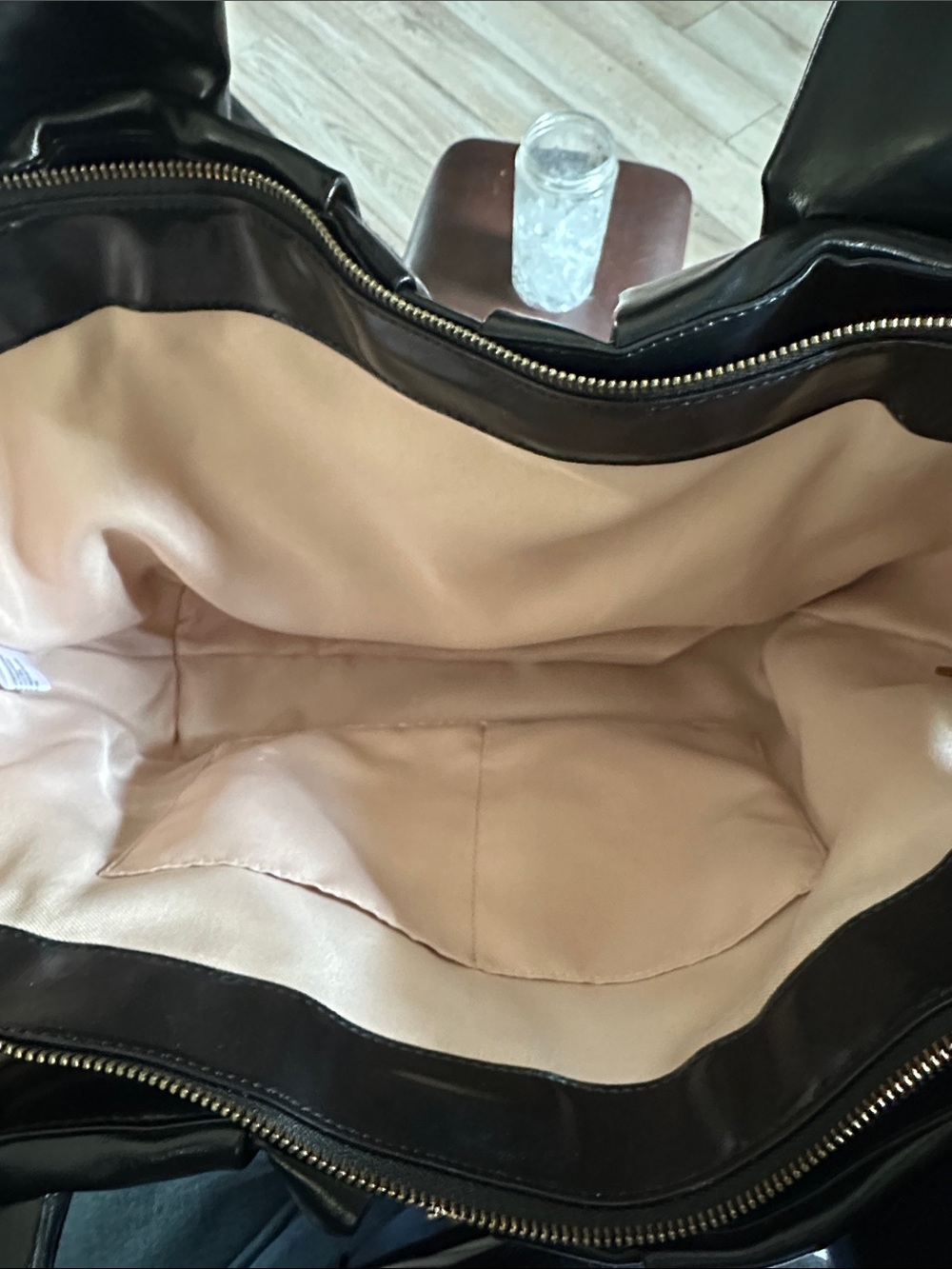 Glossy Black Ruched Tote Bag with Wide Straps - Picture 4 of 9